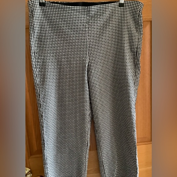 Chico’s Black and White Check Cropped Flat Front Pants With Stretch Size 3 (16) - Picture 4 of 9